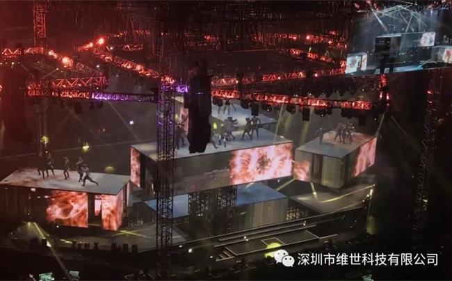 可自動(dòng)升降led舞臺(tái)折疊屏，營造沉浸式舞臺(tái)體驗(yàn)